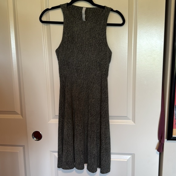 Athleta Santorini Thera Dress in Mojave Laurel Olive XS - Picture 7 of 9